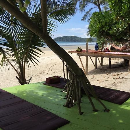 Phayam Coconut Beach Resort Koh Phayam Dış mekan fotoğraf