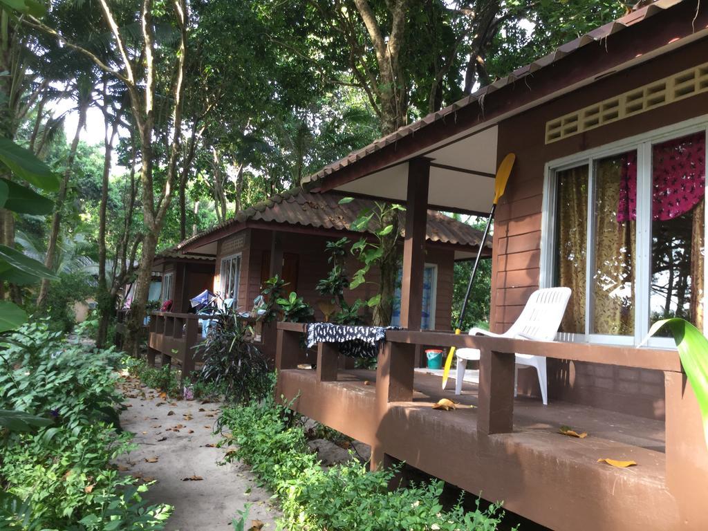 Phayam Coconut Beach Resort Koh Phayam Dış mekan fotoğraf